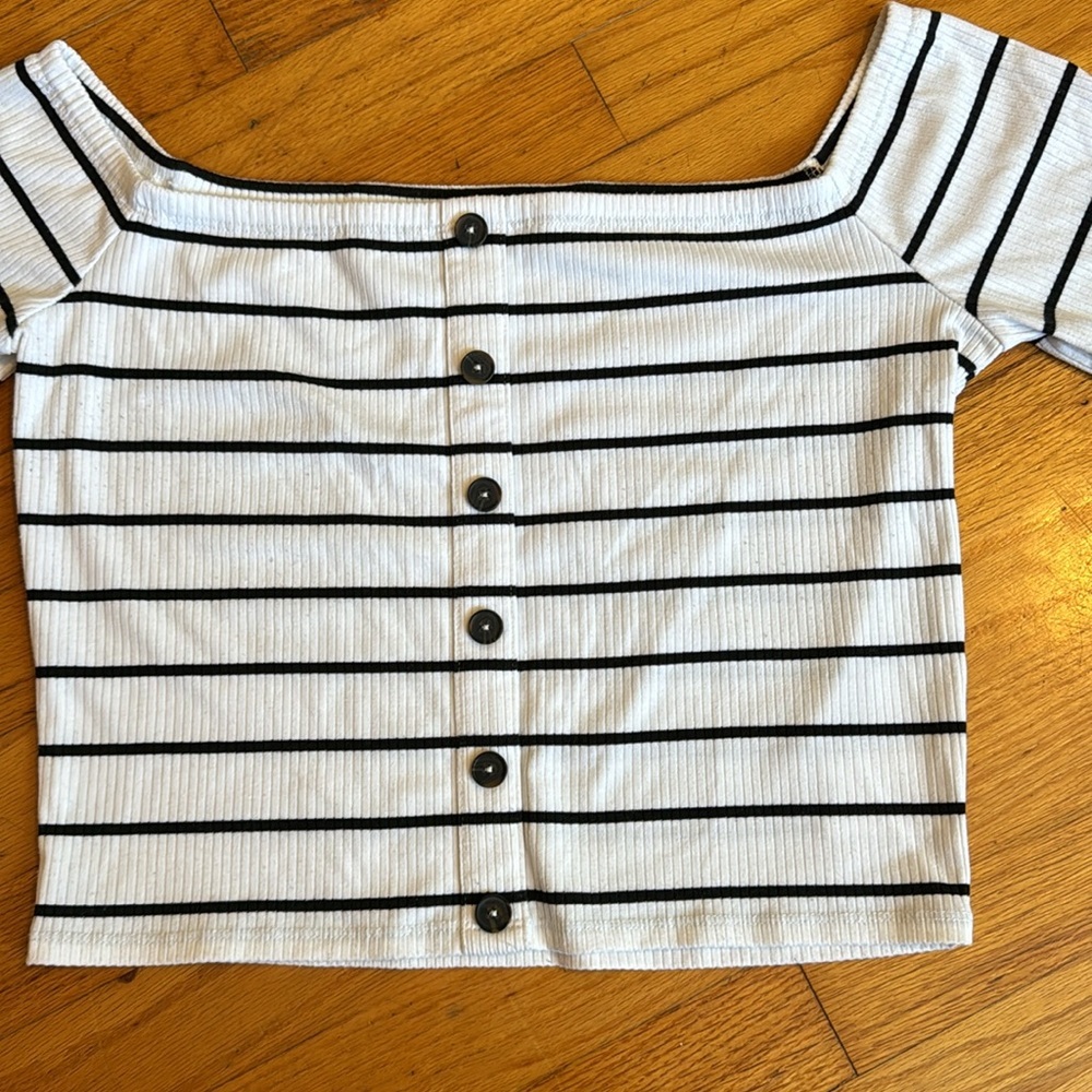 Express Off The Shoulder Top - Picture 3 of 9